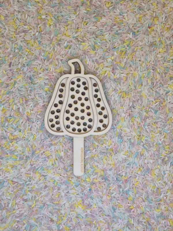 Zeefje pompoen op speelrijst Zeefje pompoen op speelrijst