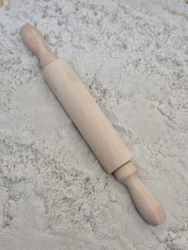 deegroller groot op zand Houten Deegroller Groot