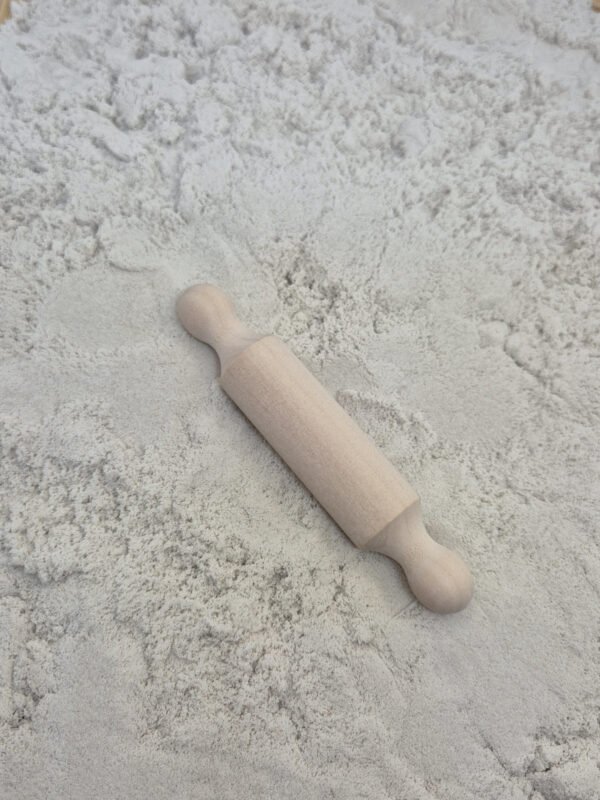 deegroller klein op zand Houten Deegroller Klein