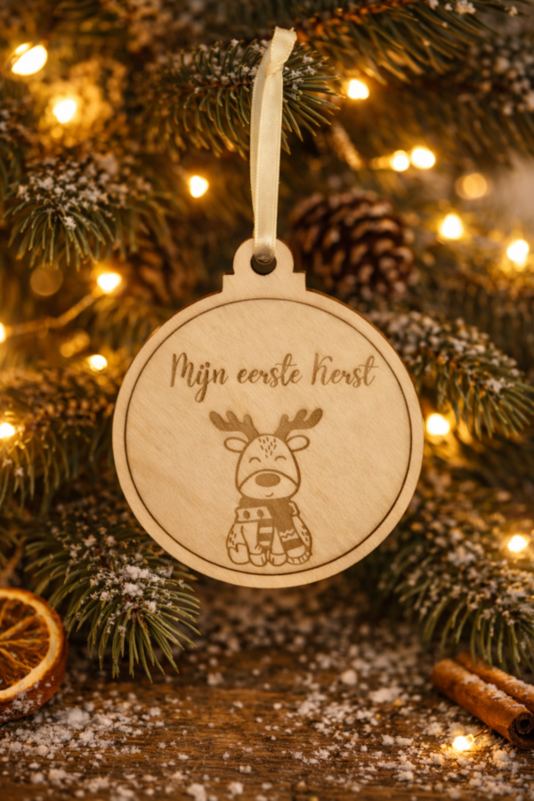 Baby kerstbal hout eerste kerst – kerstcadeau met naam Houten baby kerstbal mijn eerste kerst gepersonaliseerd met eigen tekst in kerstboom