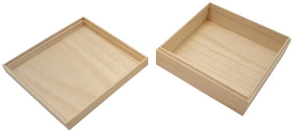 Stevige houten speelbak geschikt voor sensory play met losse deksel