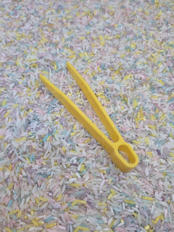 pincet plastic op rijst Pincet Plastic