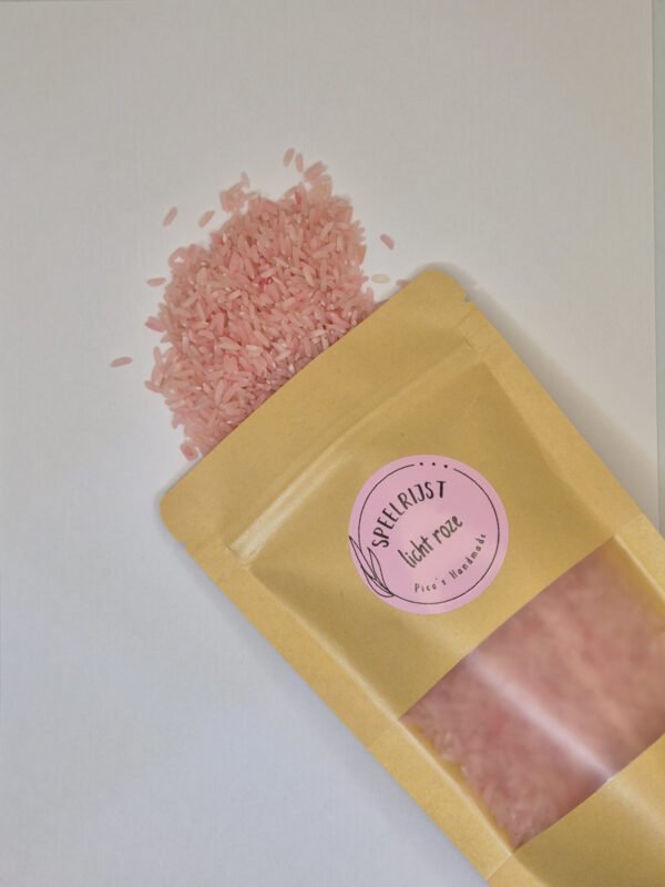 speelrijst lichtroze uit zak speelrijst lichtroze uit zak