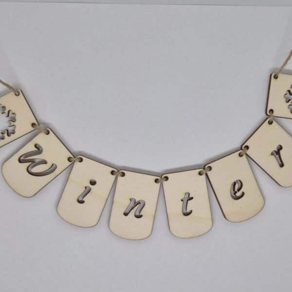 Handgemaakte houten vlaggenlijn met seizoen winter voor een seizoenstafel, gemaakt van populieren multiplex