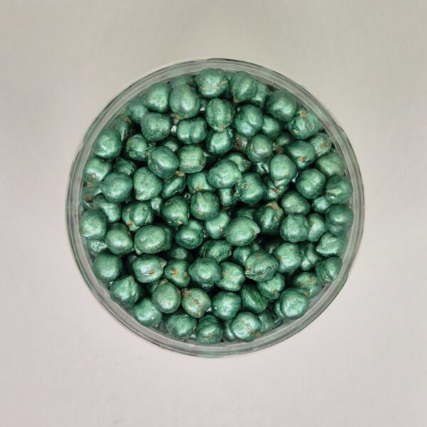 Bovenaanzicht groene sensorische kikkererwten voor sensorisch spel