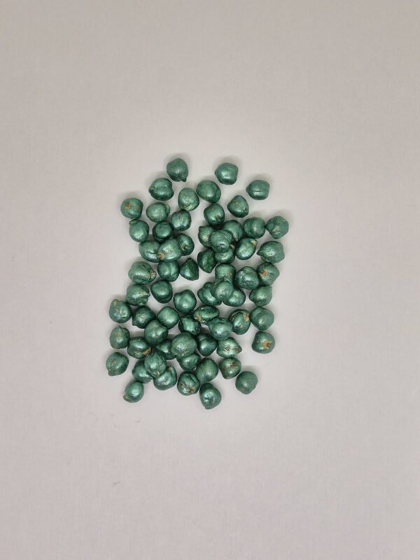 Losse groene kikkererwten voor sensorische speelbak