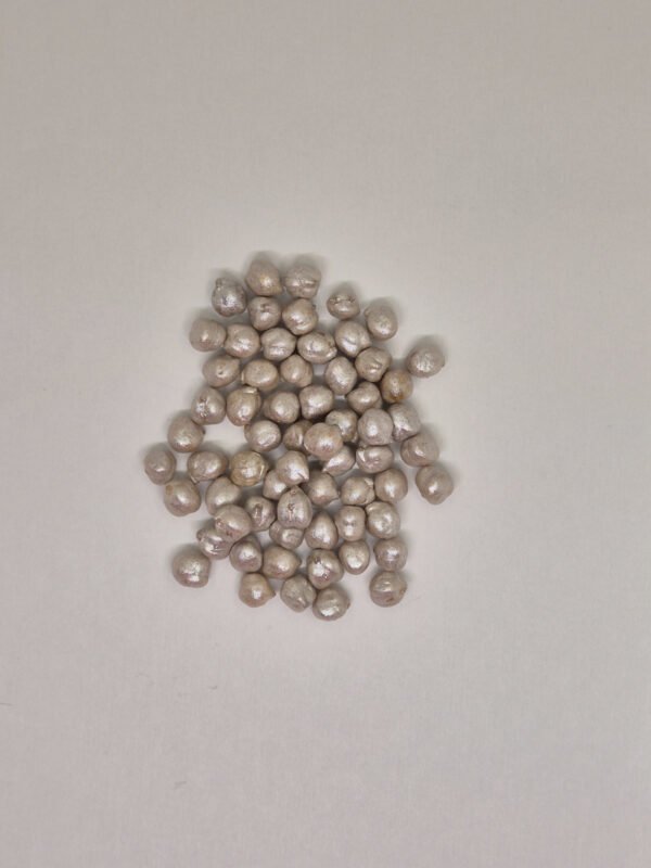 Losse witte sensorische kikkererwten voor sensorische speelbak