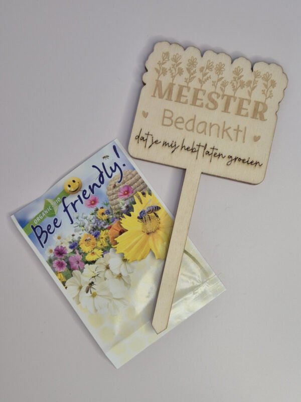 Houten bloemensteker bedankt meester wit met bloemenmix Houten bloemensteker voor de meester met tekst bedankt dat je mij hebt laten groeien inclusief biologische bijvriendelijke bloemenmix
